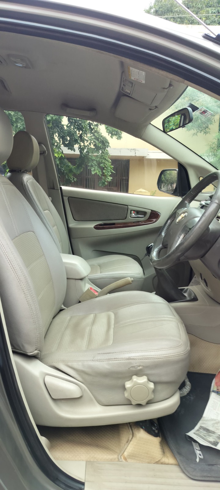 Toyota Innova - Image 6