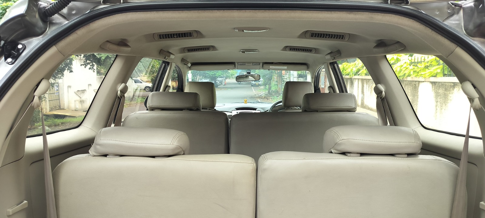 Toyota Innova - Image 10