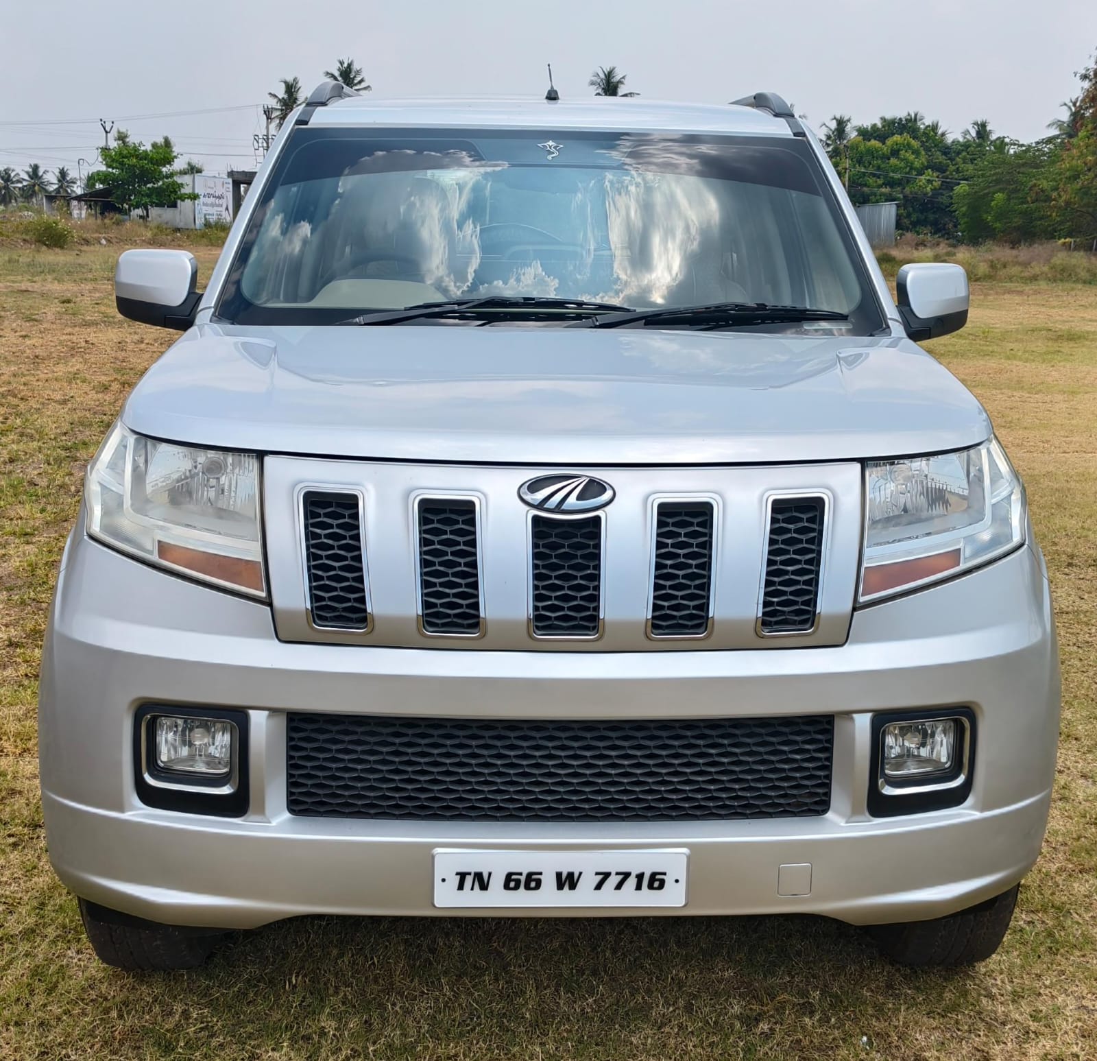 Mahindra TUV300