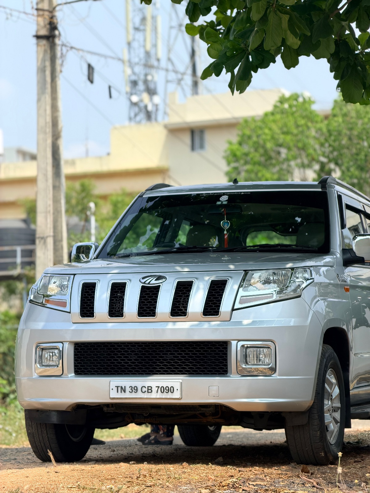 Mahindra TUV300 - Image 3