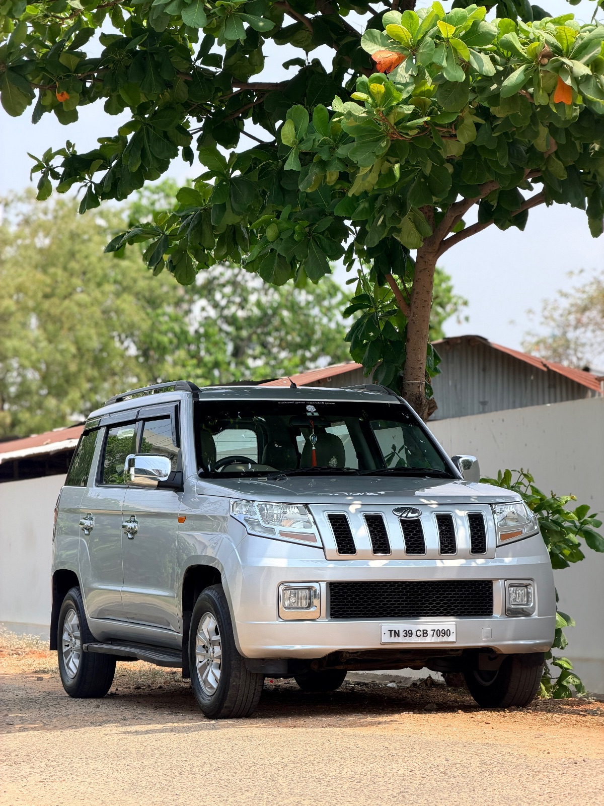 Mahindra TUV300 - Image 15