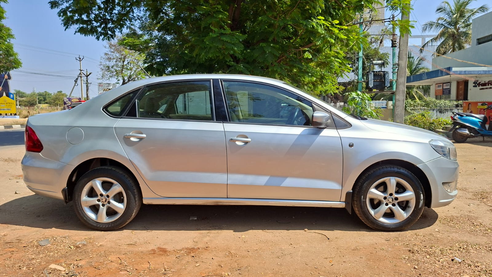 Skoda Rapid - Image 8