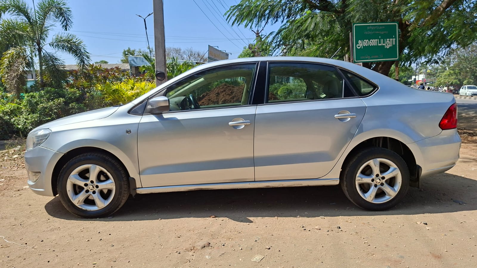 Skoda Rapid - Image 7
