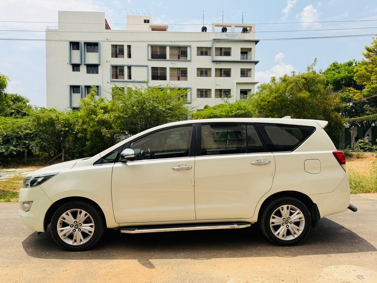 Toyota Innova Crysta - Image 4