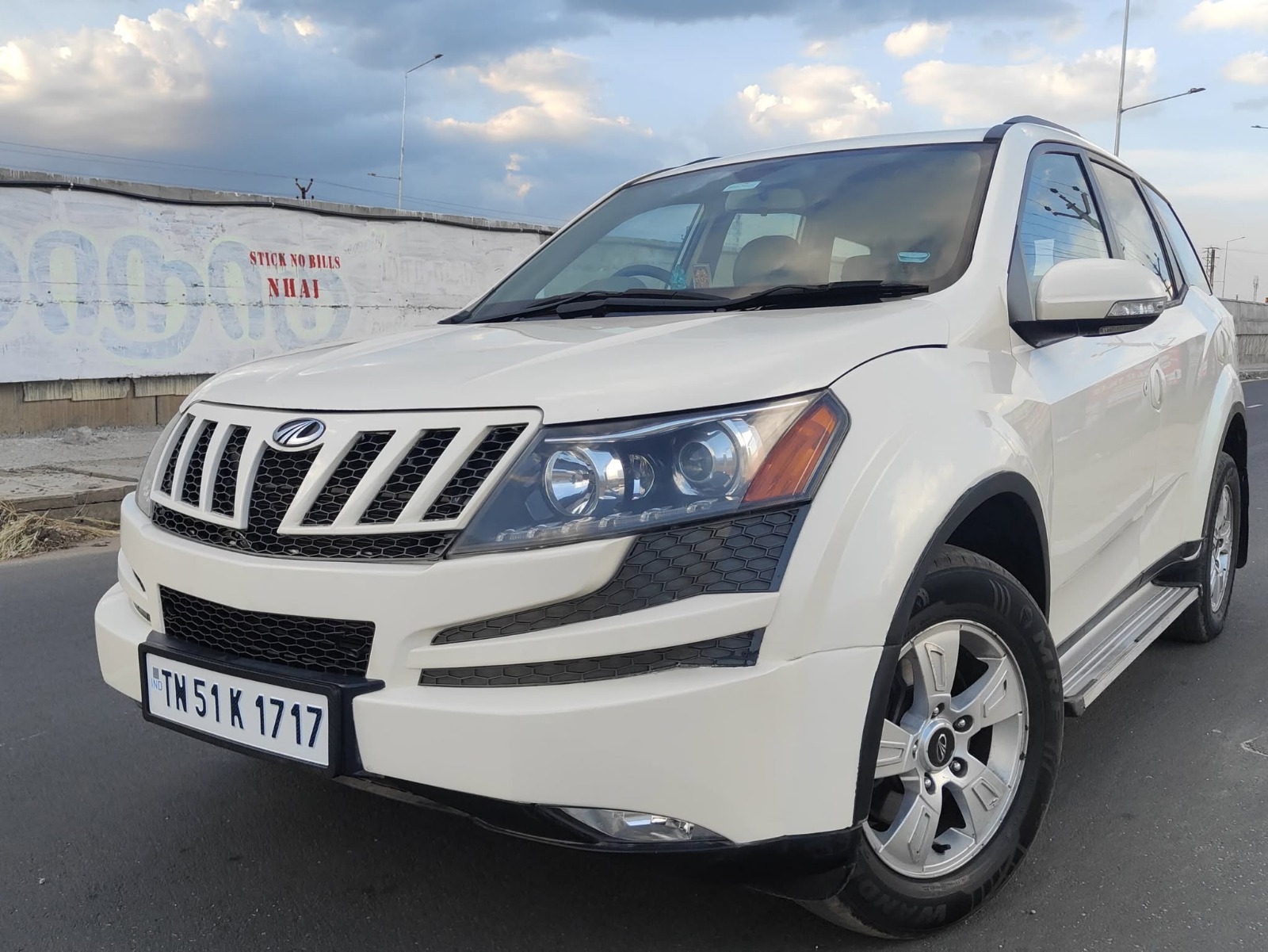 Mahindra XUV500 - Image 3