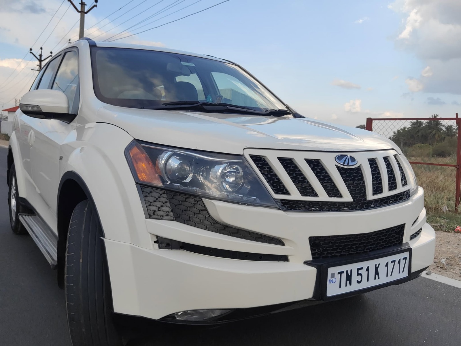 Mahindra XUV500 - Image 8