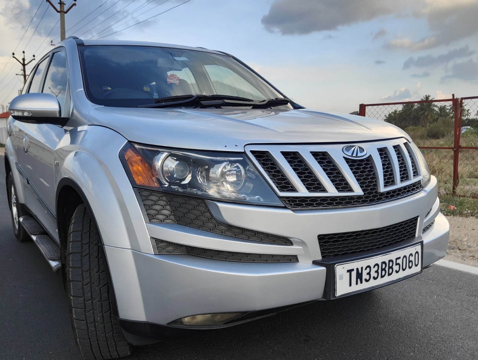 Mahindra XUV500 - Image 3