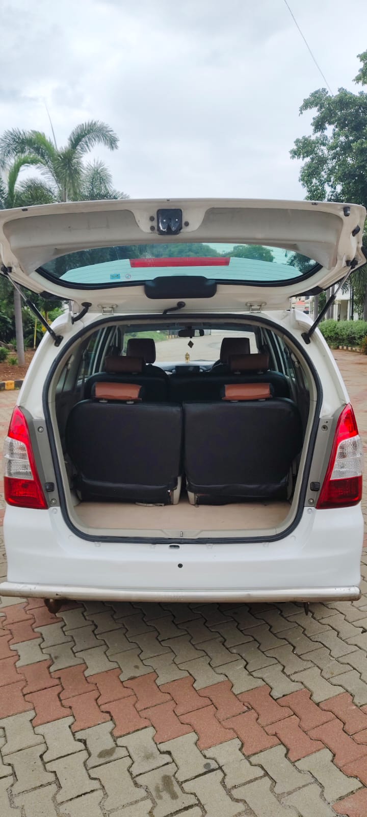 Toyota Innova - Image 8