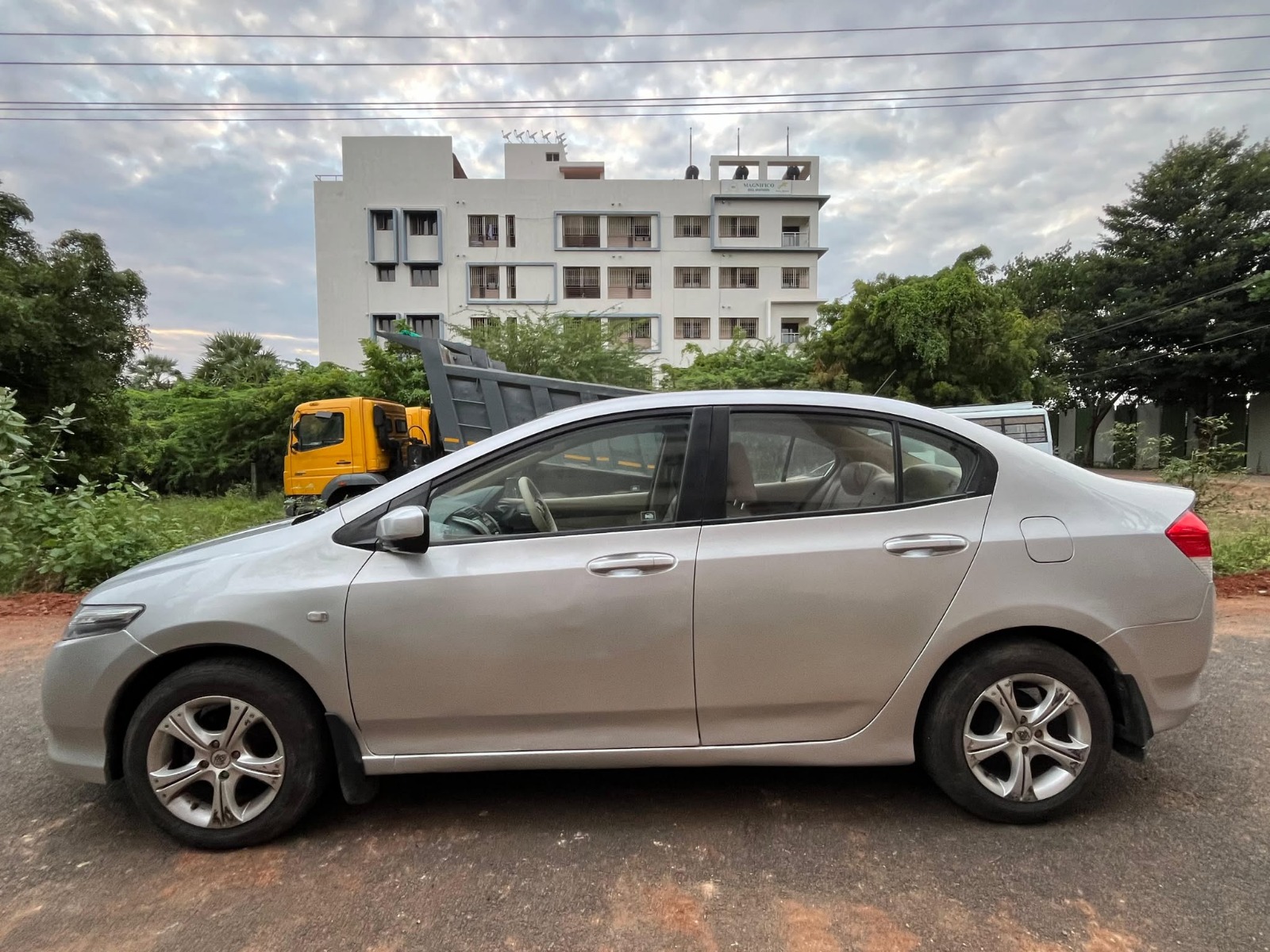 Honda City - Image 2