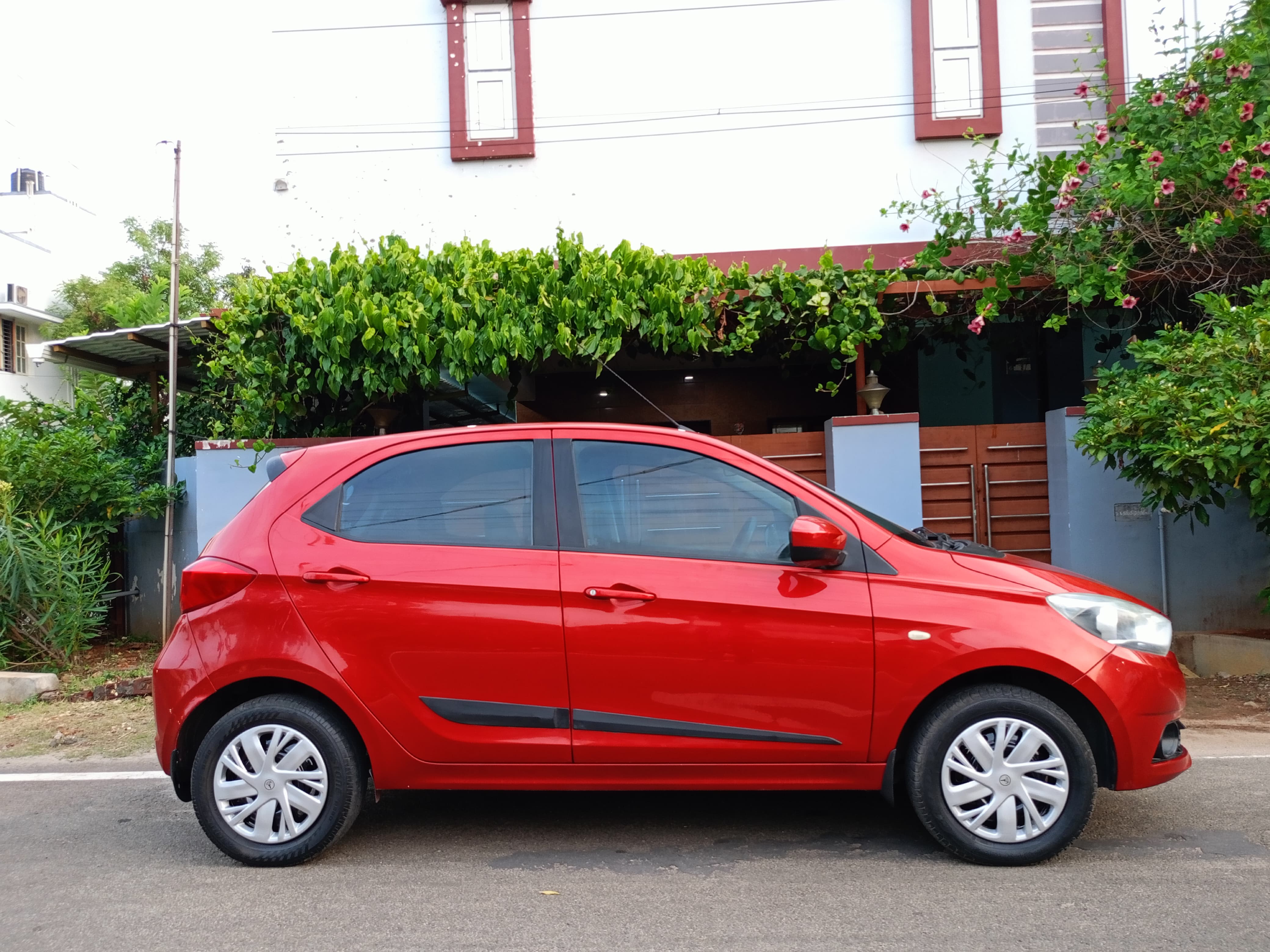 Tata Tiago - Image 2
