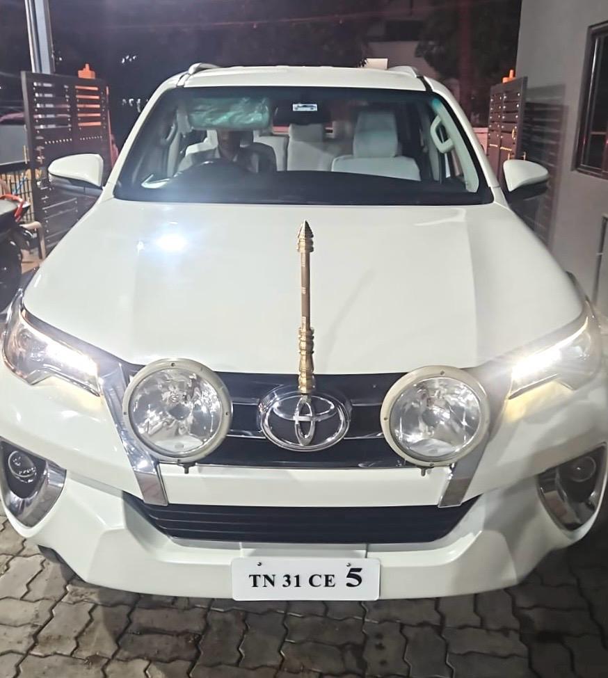 Toyota Fortuner - Image 7