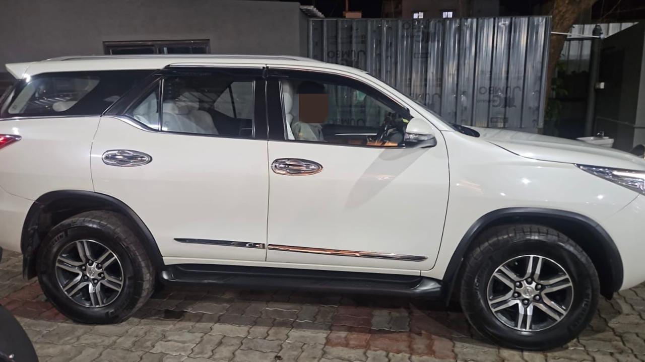 Toyota Fortuner - Image 2