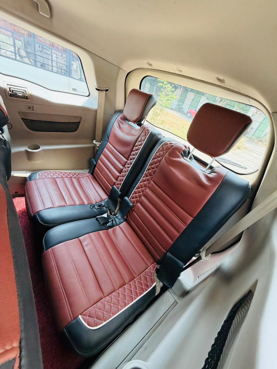 Mahindra XUV500 - Image 5