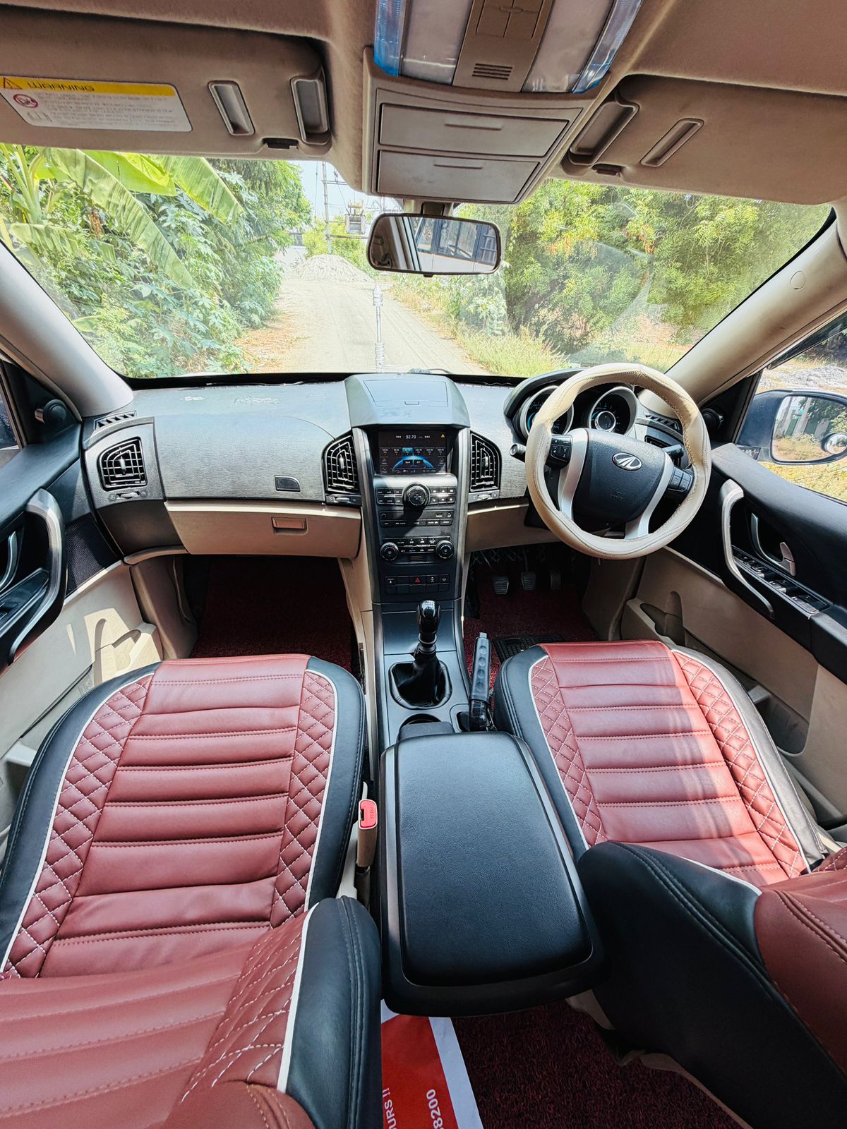 Mahindra XUV500 - Image 8