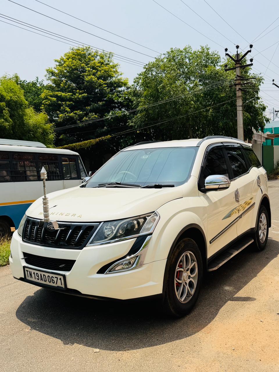 Mahindra XUV500 - Image 4