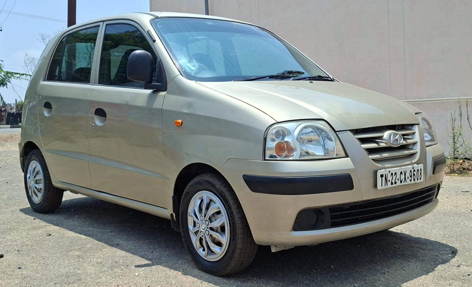 Hyundai Santro Xing - Image 9