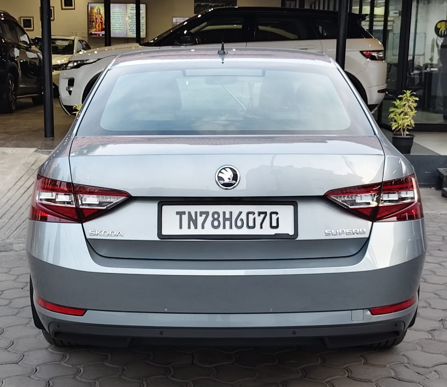 Skoda Superb - Image 2