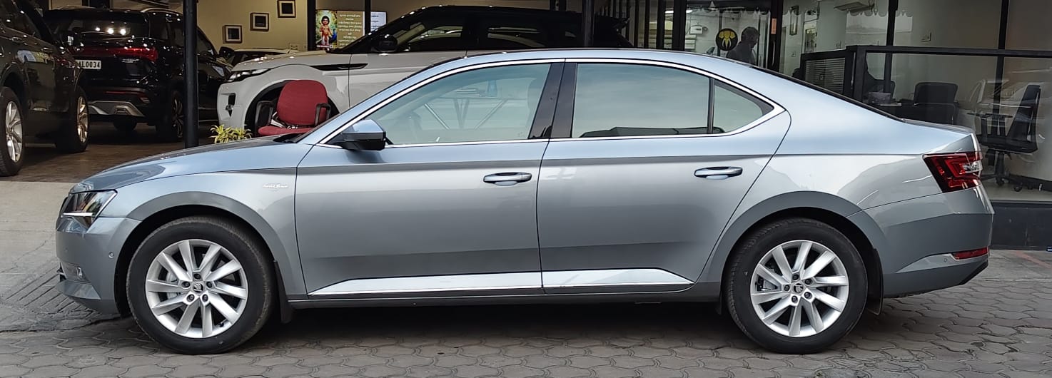 Skoda Superb - Image 7