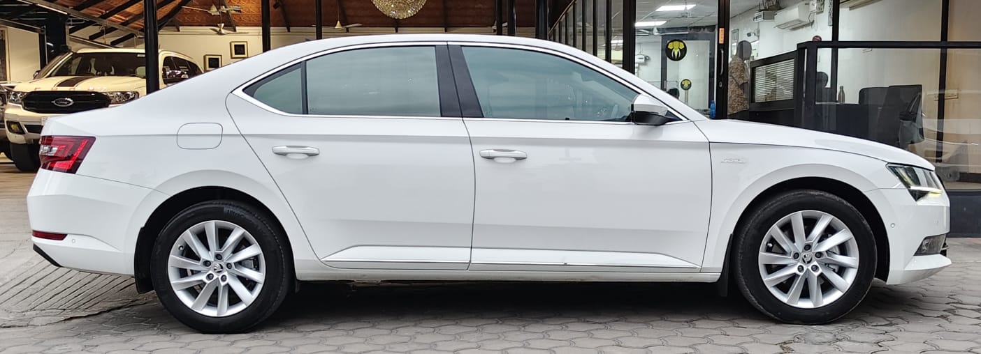 Skoda Superb - Image 3