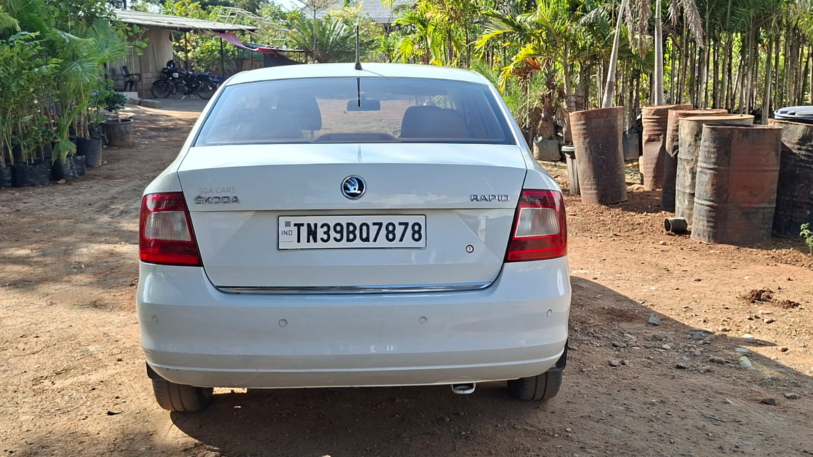 Skoda Rapid - Image 4