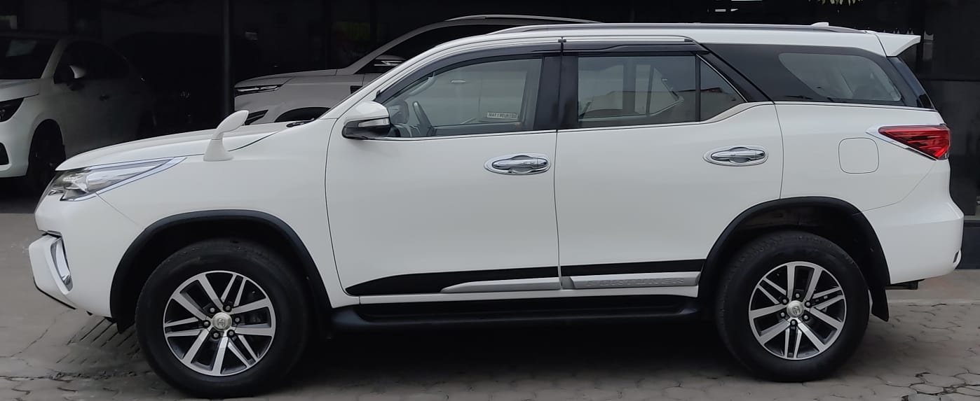Toyota Fortuner - Image 5