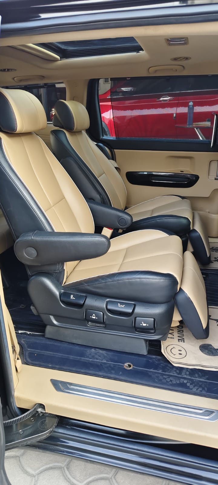 Kia Carnivel - Image 5
