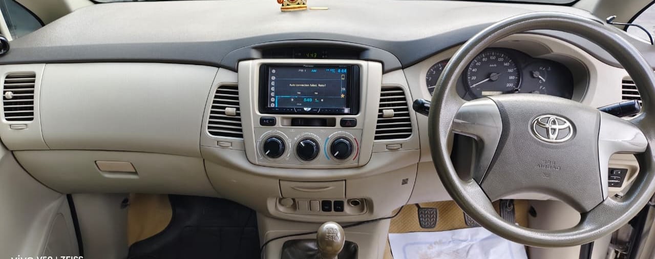 Toyota Innova - Image 3