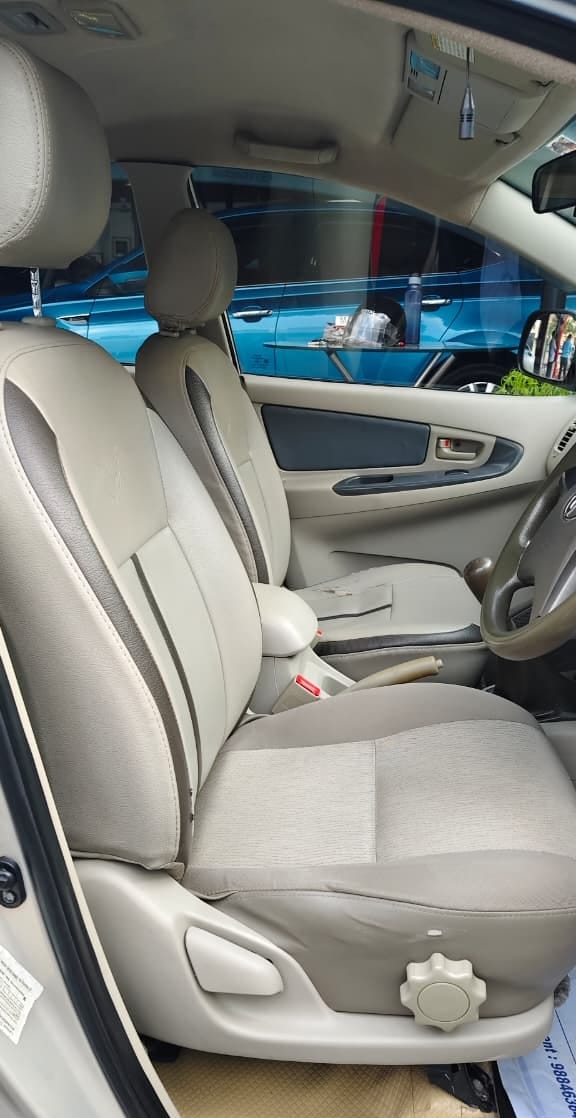 Toyota Innova - Image 5