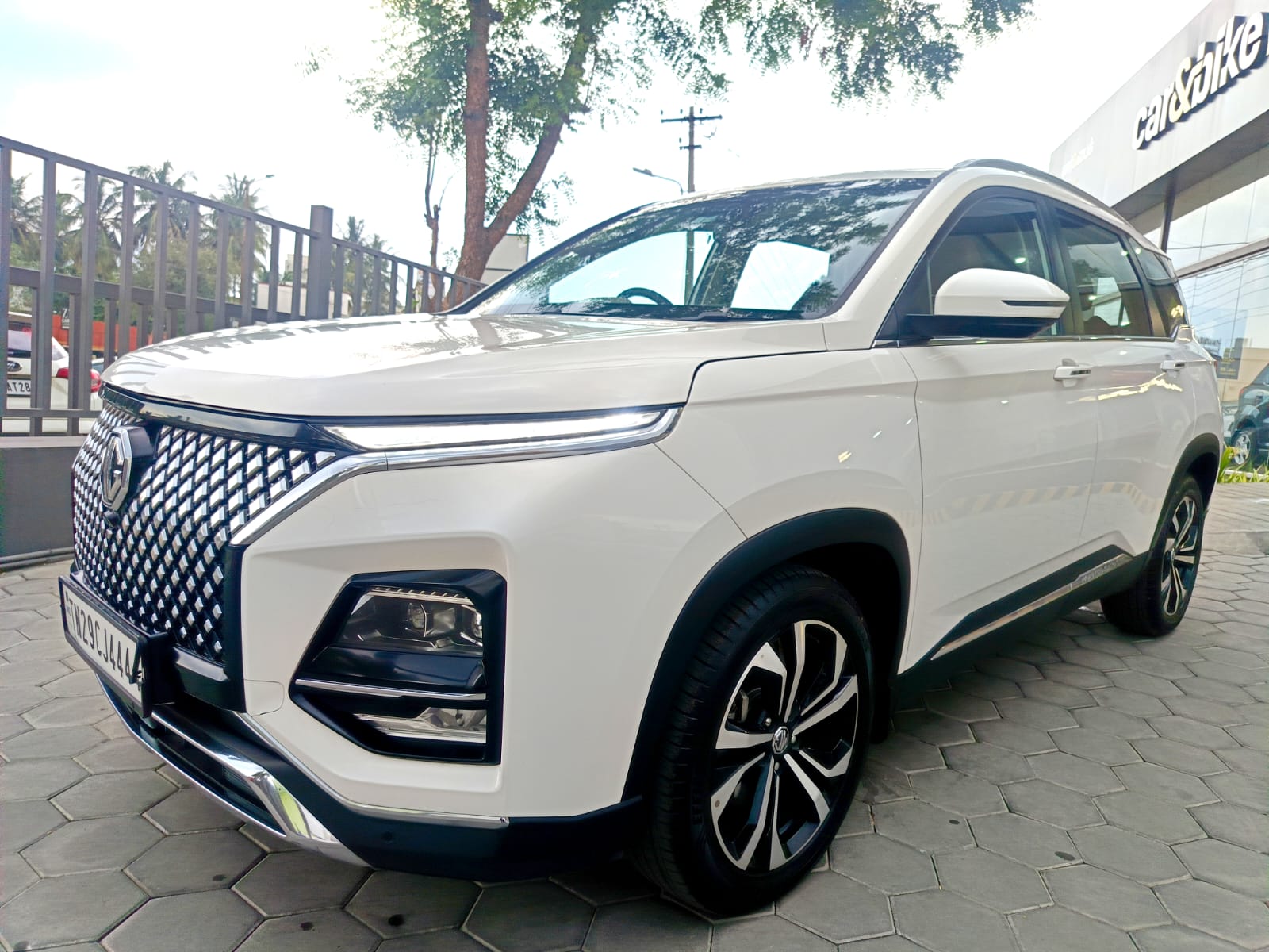 MG Hector Plus - Image 2