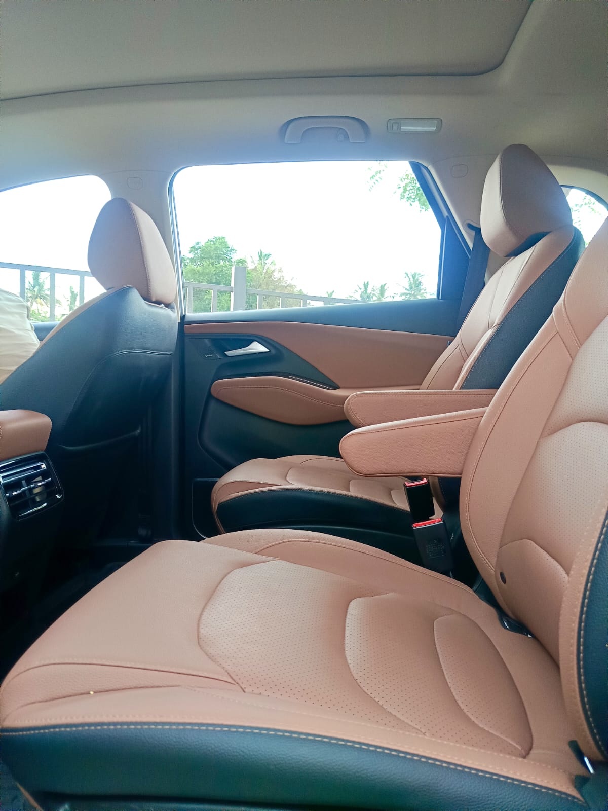 MG Hector Plus - Image 8