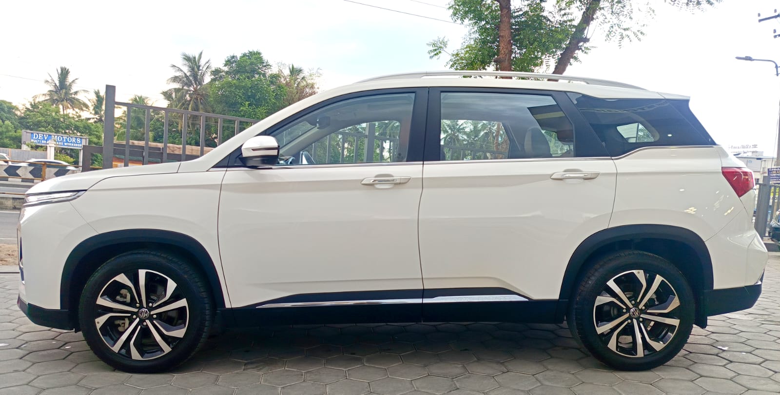 MG Hector Plus - Image 3