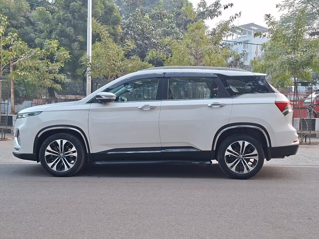 MG Hector Plus - Image 2