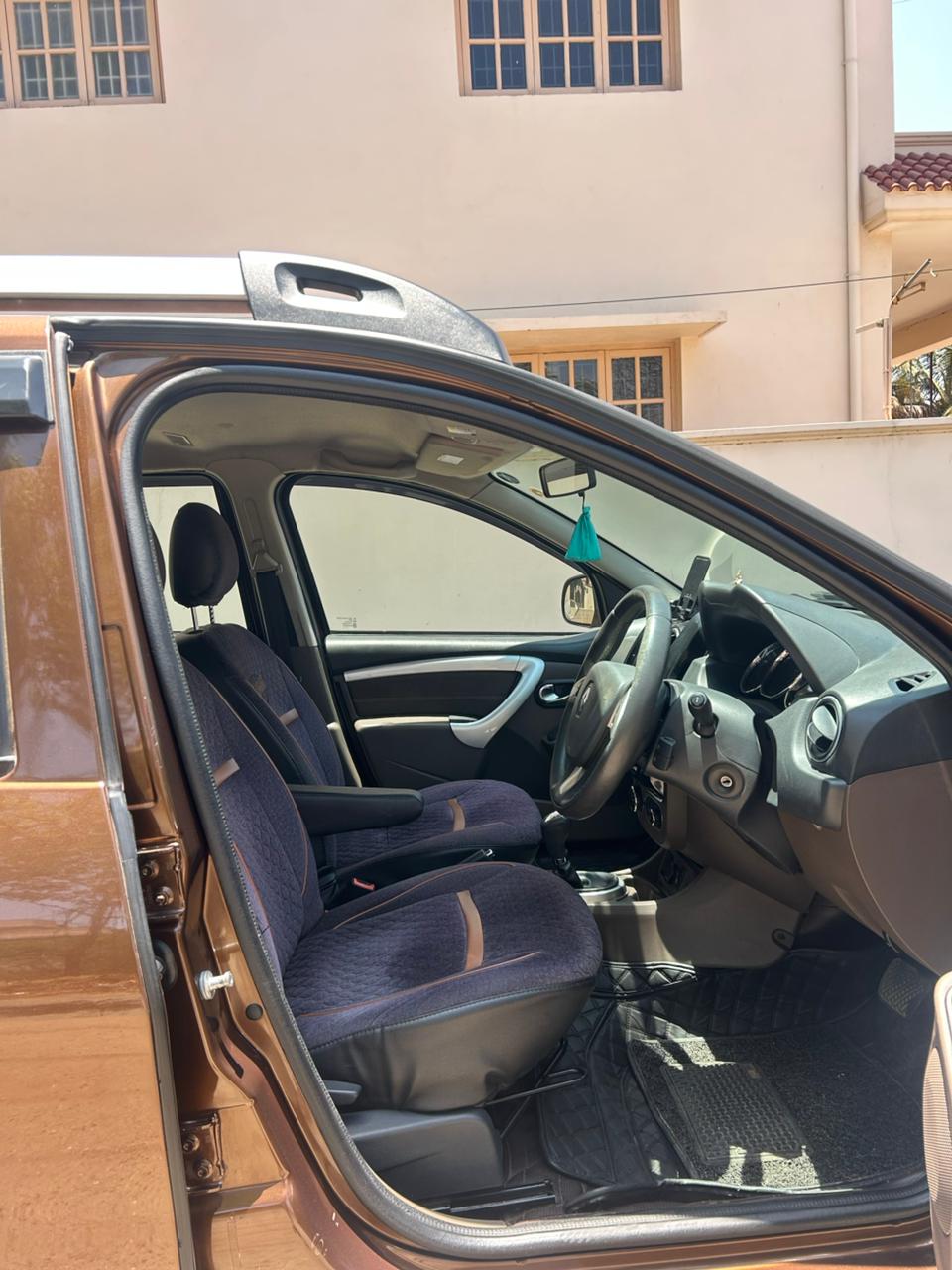 Renault Duster - Image 9