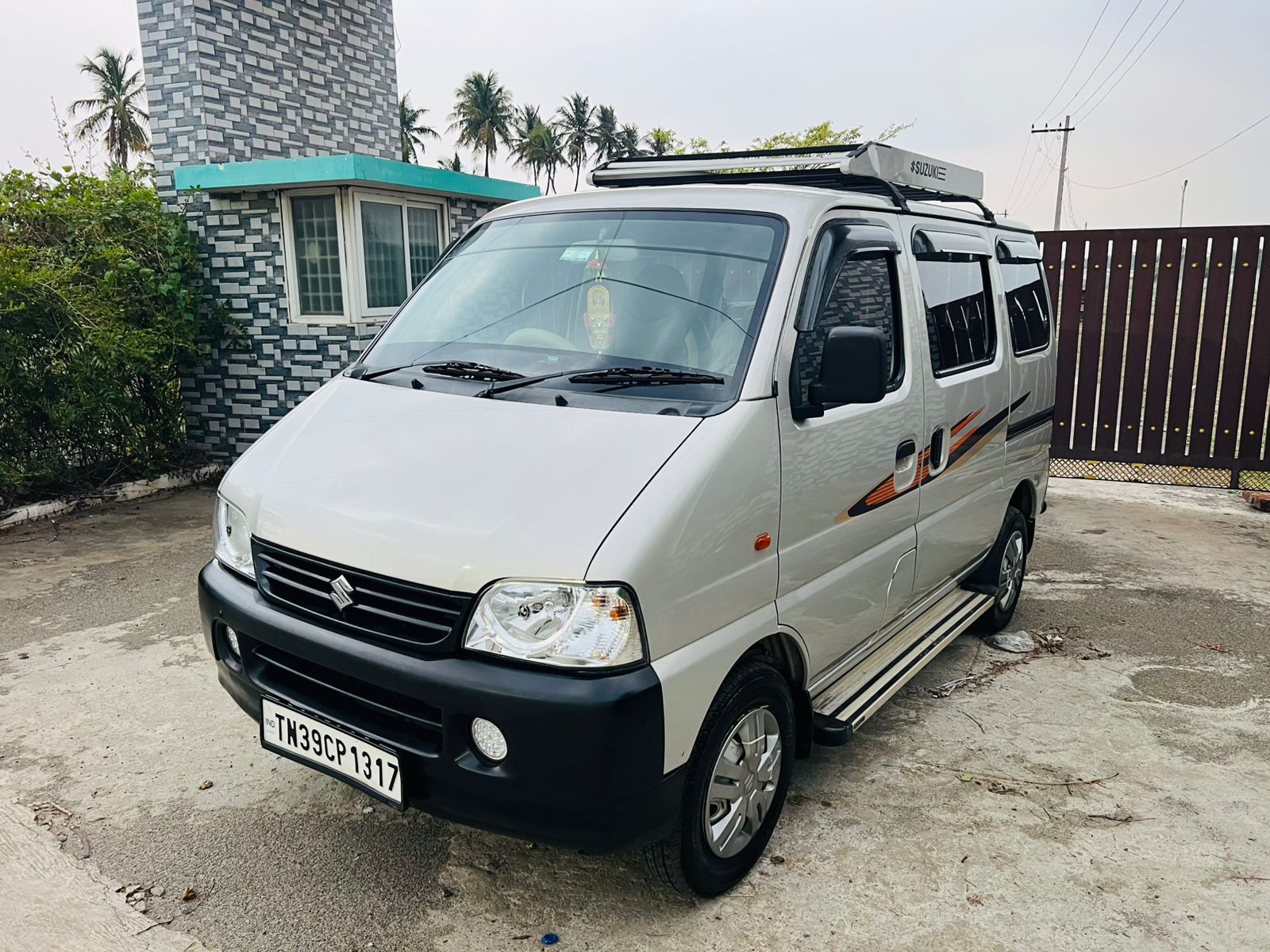 Maruti Suzuki Eeco - Image 2