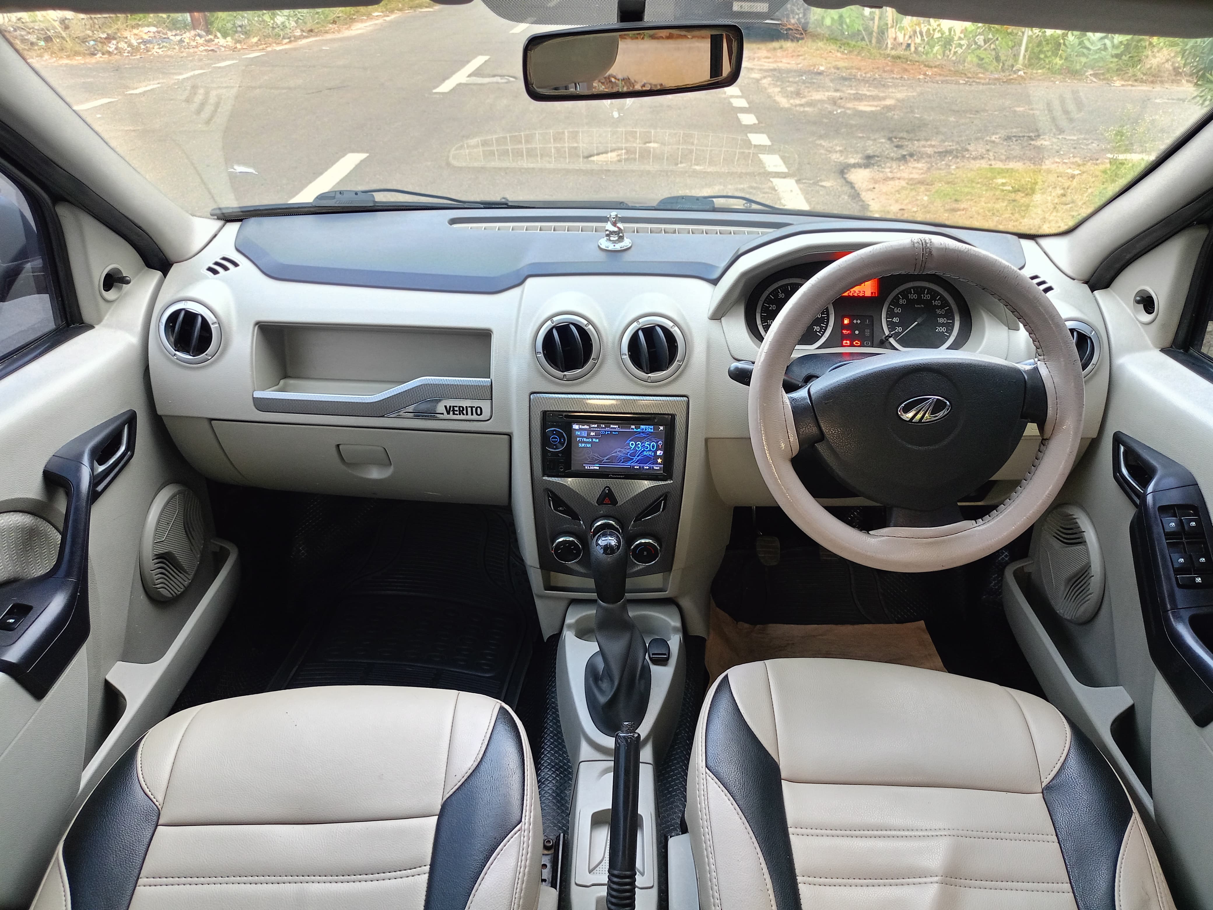 Mahindra Verito - Image 3