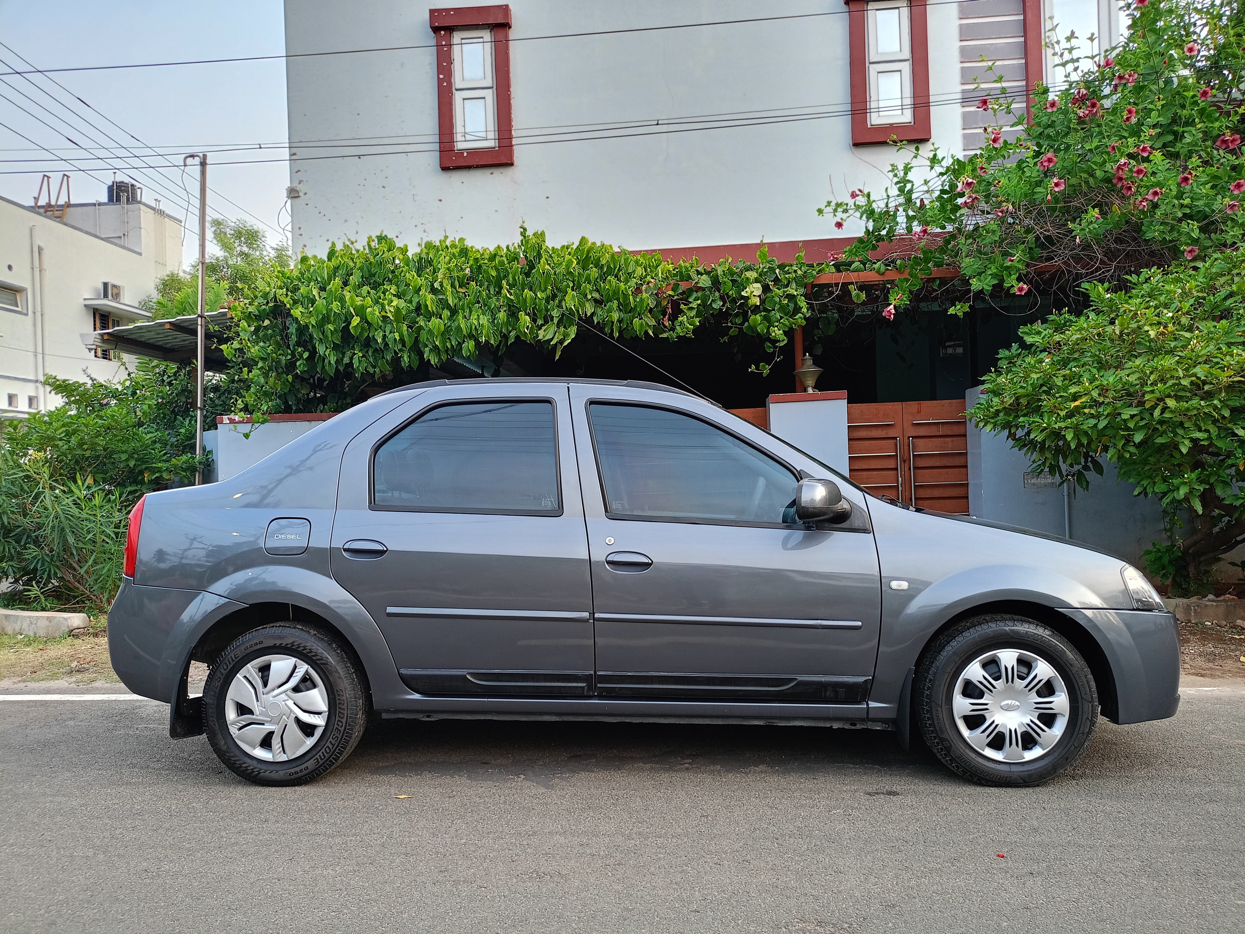 Mahindra Verito - Image 2