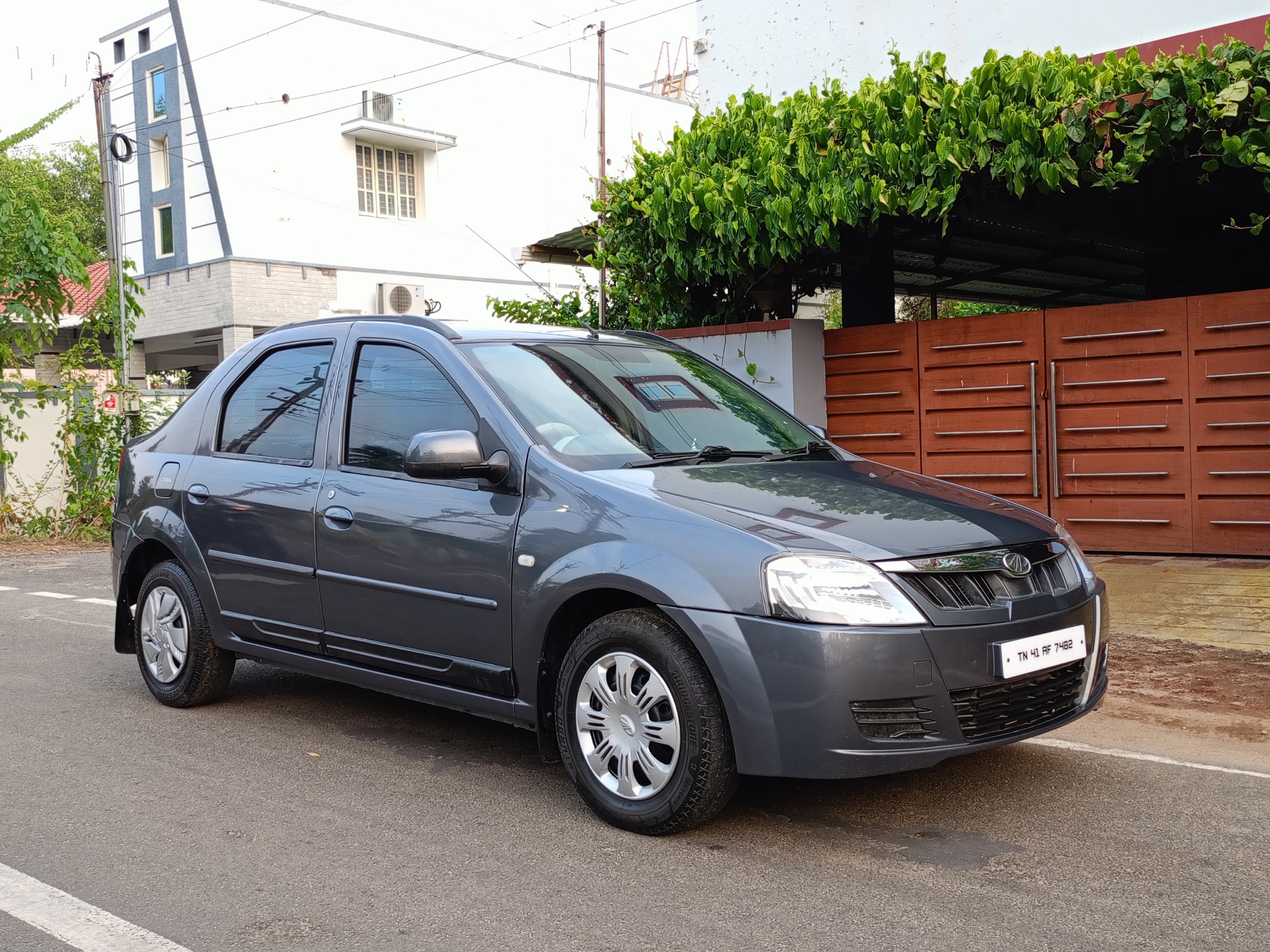 Mahindra Verito - Image 4