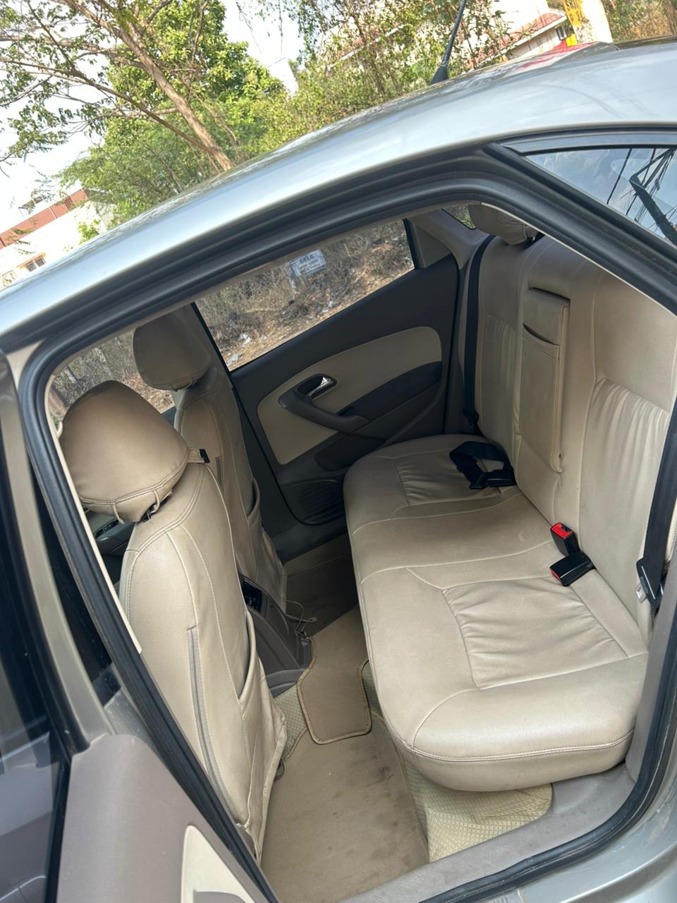 Skoda Rapid - Image 2