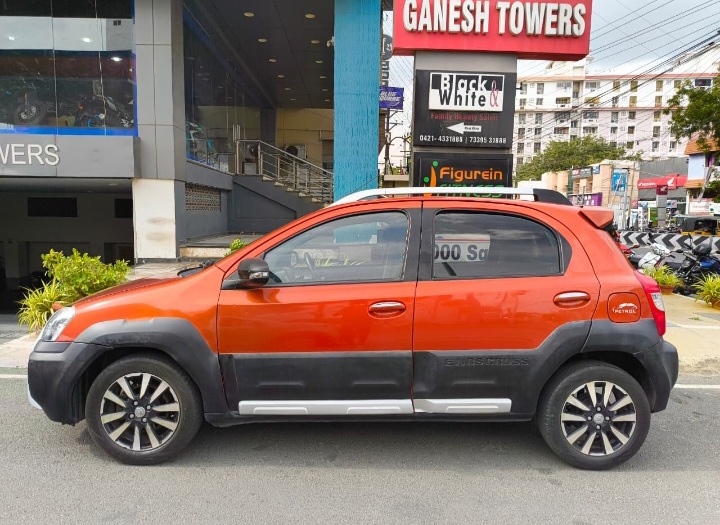Toyota Etios Cross - Image 3