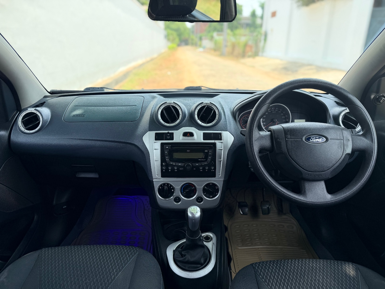 Ford Figo - Image 4