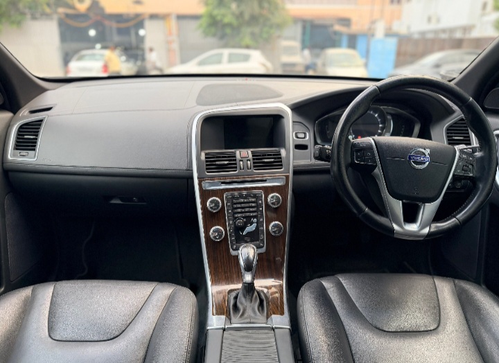 Volvo XC60 - Image 7