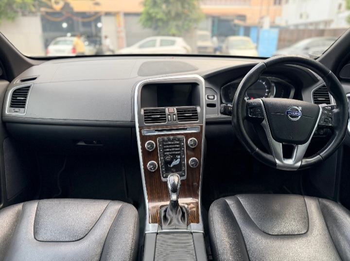 Volvo XC60 - Image 9