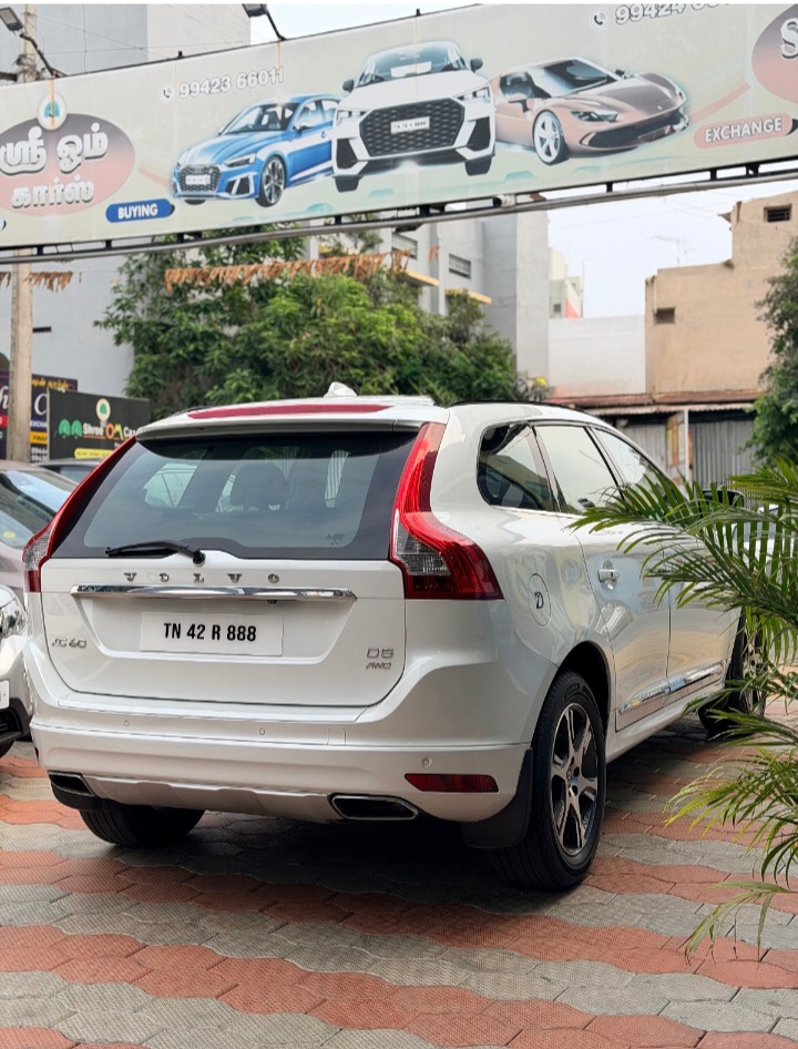 Volvo XC60 - Image 10