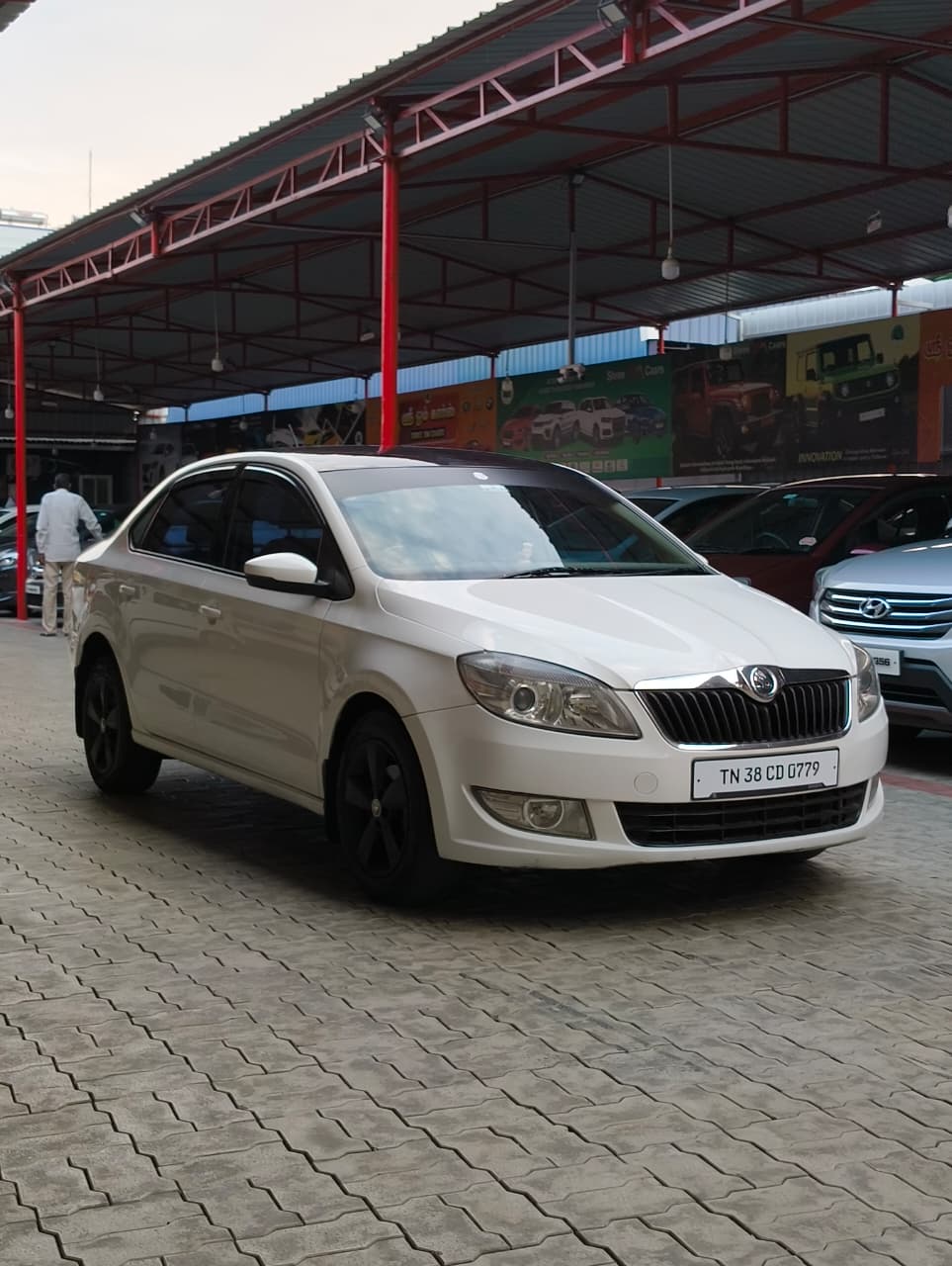 Skoda Rapid - Image 8