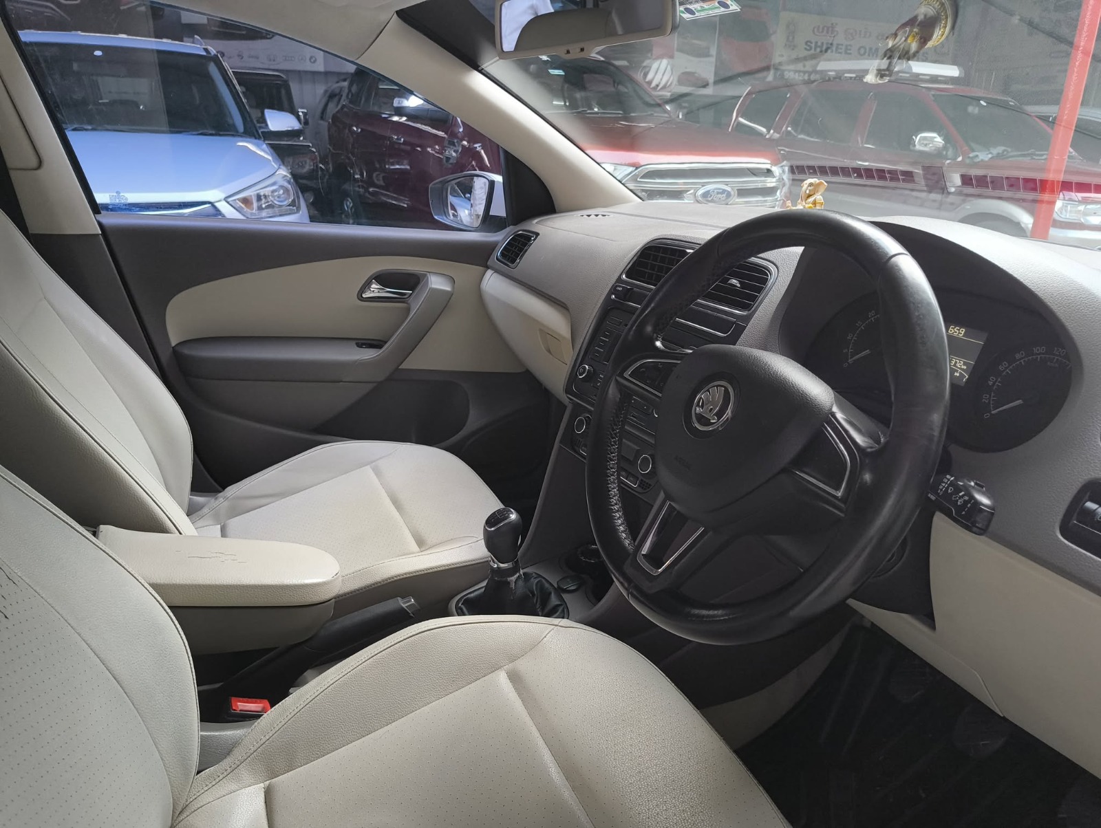 Skoda Rapid - Image 2