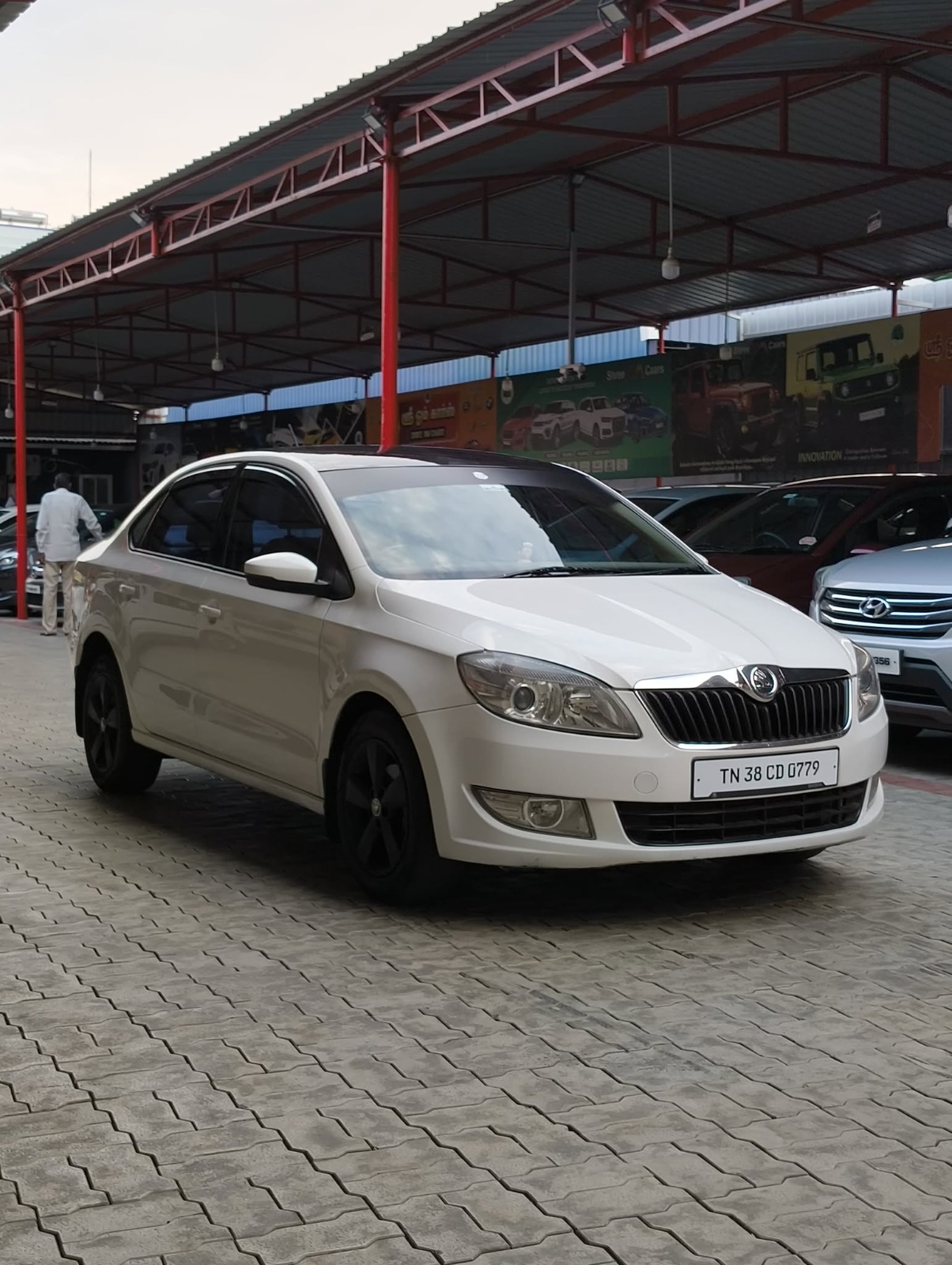 Skoda Rapid - Image 9