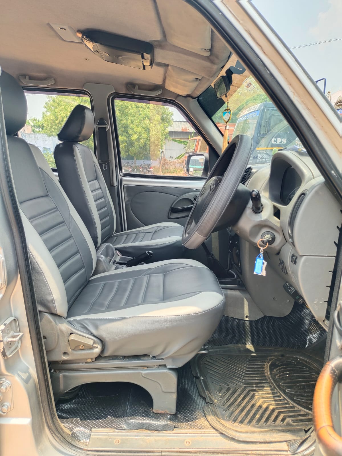 Mahindra Scorpio - Image 4