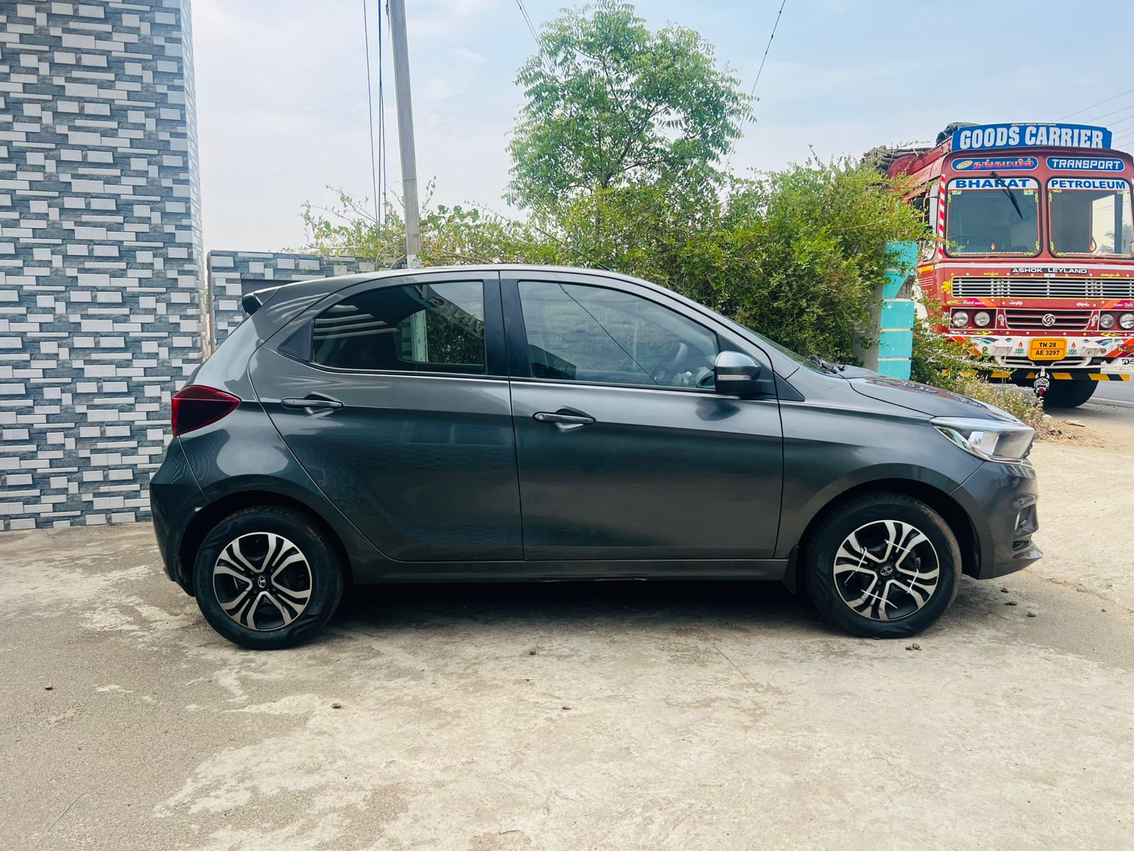 Tata Tiago - Image 4