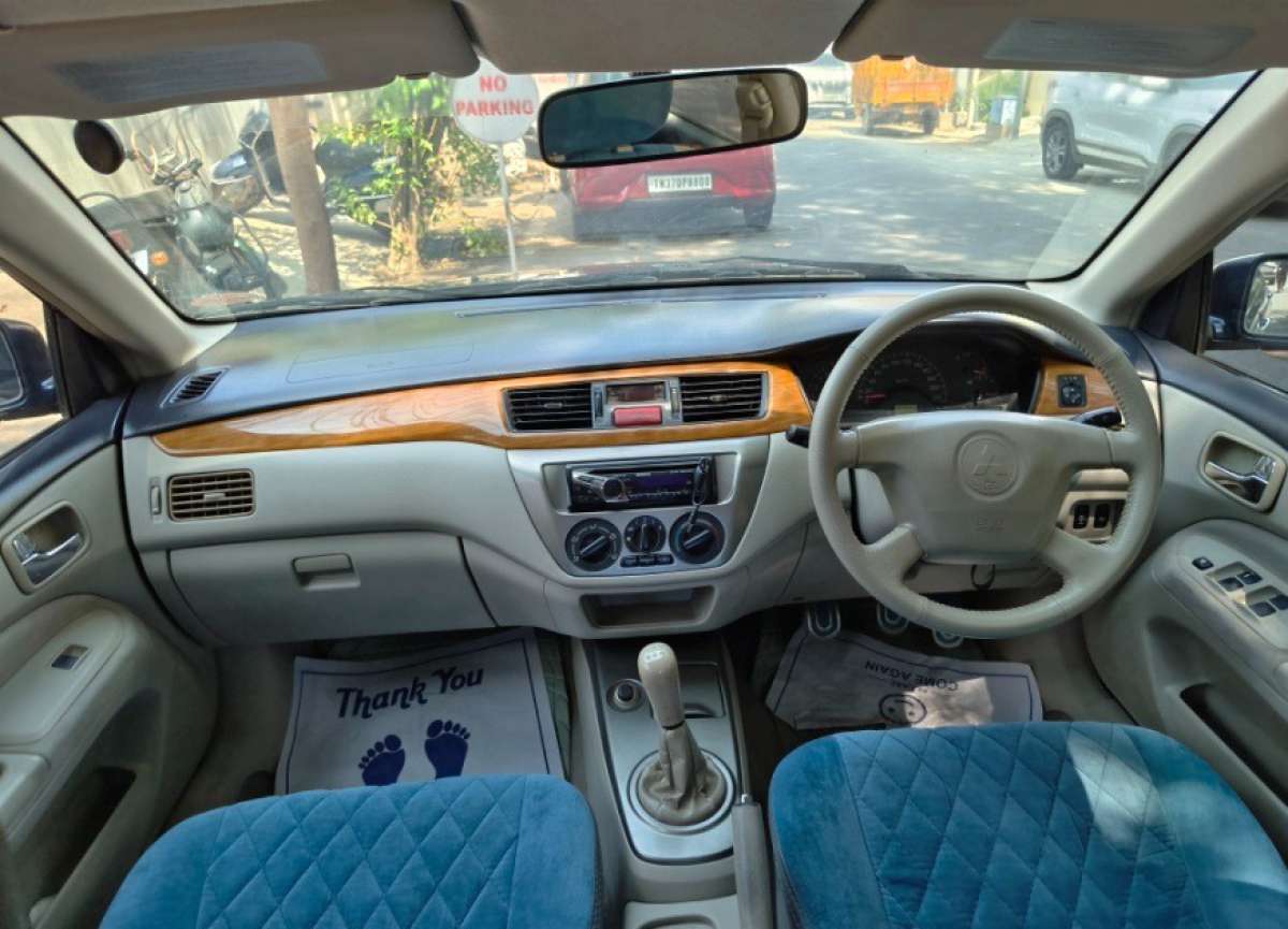 Mitsubishi Cedia - Image 6