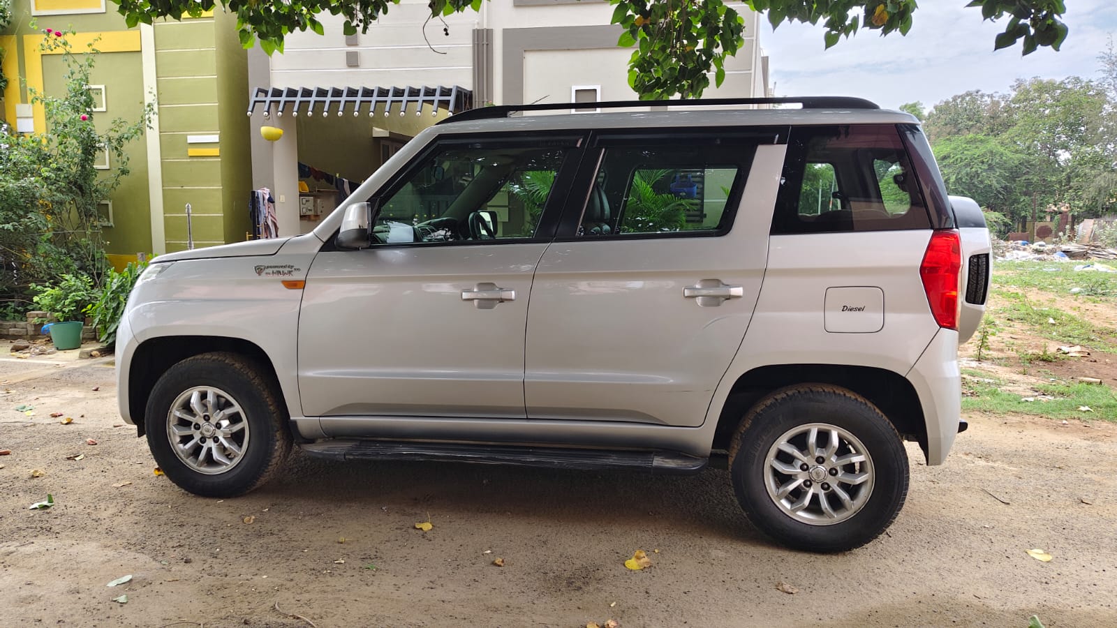 Mahindra TUV300 - Image 4